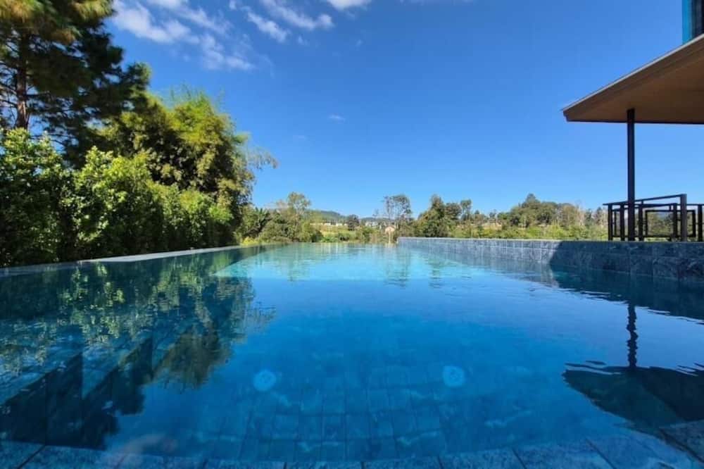 Six elements pool villa khaokho