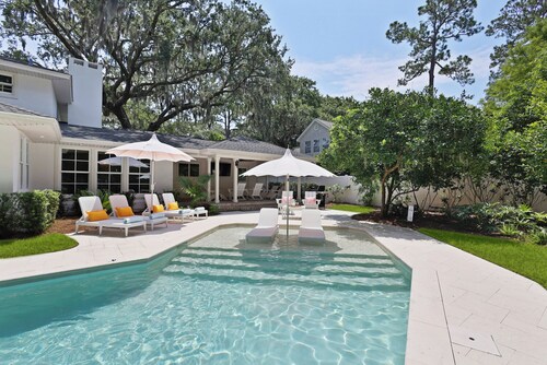 New Listing June 2025! Newly Renovated and Furnished, Pool, St. Simons Village Charm!