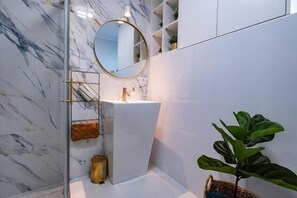 Apartment, 2 Bedrooms, Terrace, Garden View | Bathroom - Charming Virovitica Apartment With Garden Views (Virovitica)