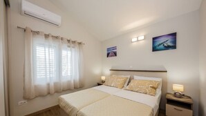 Apartment - Two-bedroom Apartment Near Beach (Sibenik)