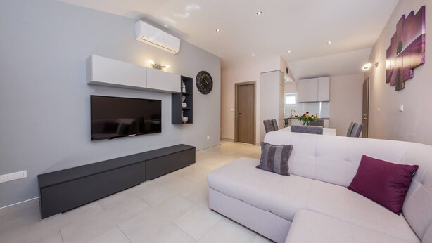 Apartment | Living room - Two-bedroom Apartment Near Beach (Sibenik)