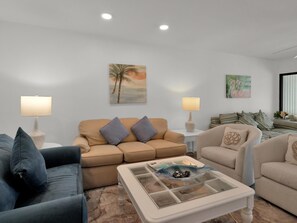 TV - 2 Bedroom, 2 Bathroom Villa in Sandpiper Village at Sandestin Golf & Beach Resort! (Miramar Beach)