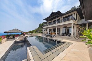 Pool - 5-Star traditional Rangsit Villa, 6-bedroom retreat with infinity pool and stunning views (Koh Samui)