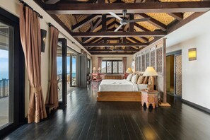 6 bedrooms, desk, iron/ironing board, free WiFi