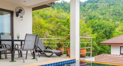 Room11, 2-bedroom retreat with private pool, jungle views, and terrace