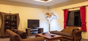 TV - Peaceful 3BR villa w/ pool, garden & walkable beach escape in Koh Samui’s tropical beauty. (Koh Samui)