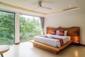 6 bedrooms, desk, iron/ironing board, free WiFi