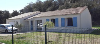 House on the edge of a forest 1 km from the sea