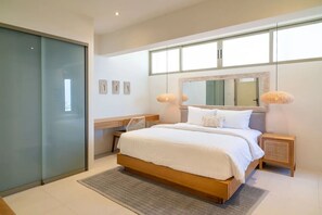 3 bedrooms, desk, iron/ironing board, free WiFi