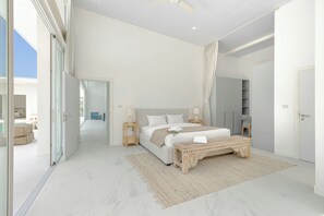 4 室のベッドルーム、デスク、アイロン / アイロン台、WiFi (無料)