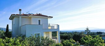 Minutes away from Chios Town center lies Villa Sea View offering excelent Views
