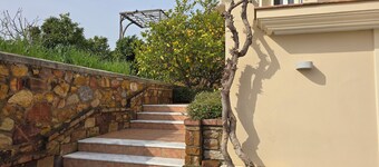 Minutes away from Chios Town center lies Villa Sea View offering excelent Views