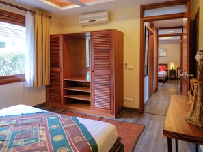 3 habitaciones, escritorio, tabla de planchar con plancha y wifi gratis