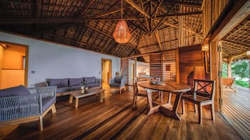 Decoración personalizada, muebles diferentes y escritorio