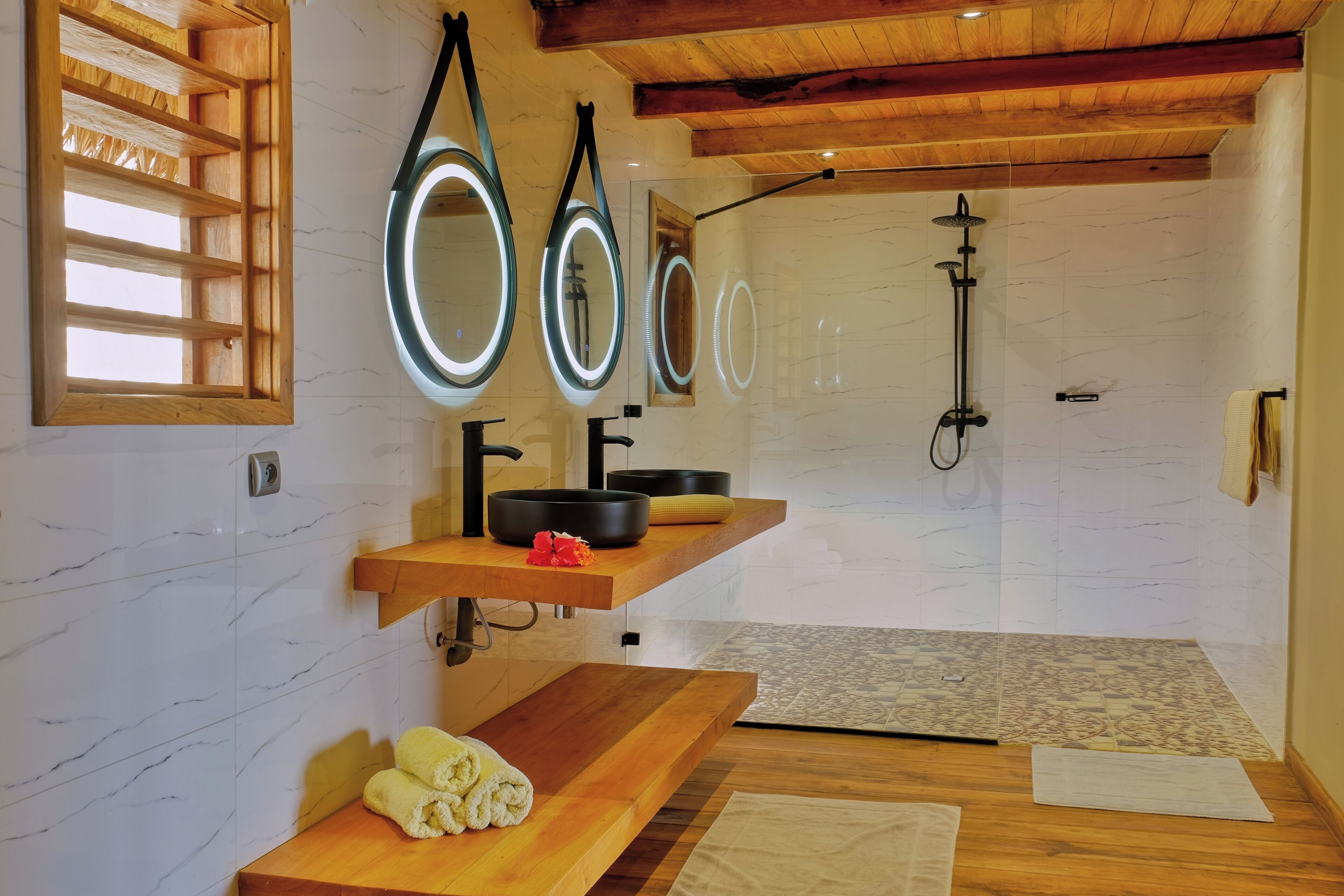 Photo - Manja Kely Lodge