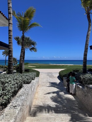Property grounds - OCEAN Golf VIEW Chic 2 bedr appt 5 p max fitness r. WiFipool fabulous Cap Cana (Punta Cana)