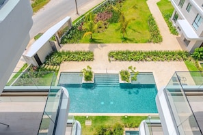 Outdoor pool, a heated pool - OCEAN Golf VIEW Chic 2 bedr appt 5 p max fitness r. WiFipool fabulous Cap Cana (Punta Cana)