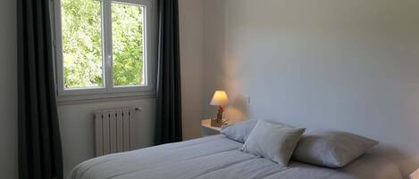 2 間睡房、床單