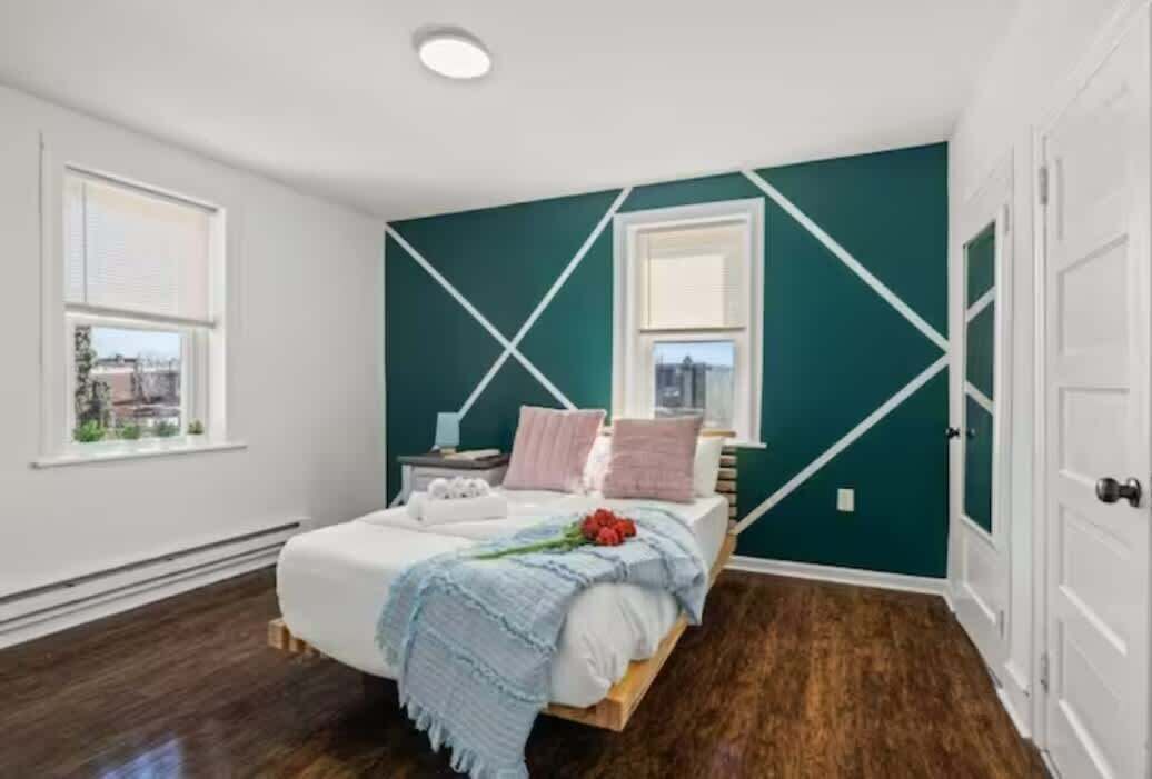 1 chambre, lit de bébé portatif, literie fournie