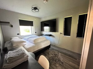 4 Schlafzimmer, Bügeleisen/Bügelbrett, Reisekinderbett, WLAN