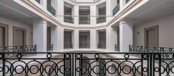 SUPERB T 1 IN THE HISTORIC CENTER LAKE VIEW MOUNTAIN QUIET 5 MINUTES FROM THE STATION