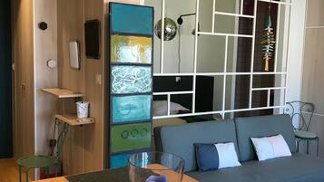 1 slaapkamer, een strijkplank/strijkijzer, reisbedje, wifi