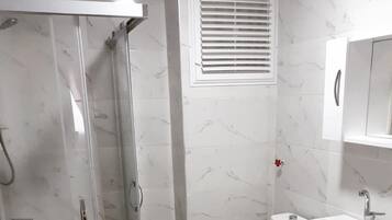 Standard Apartment, Balcony, City View | Bathroom