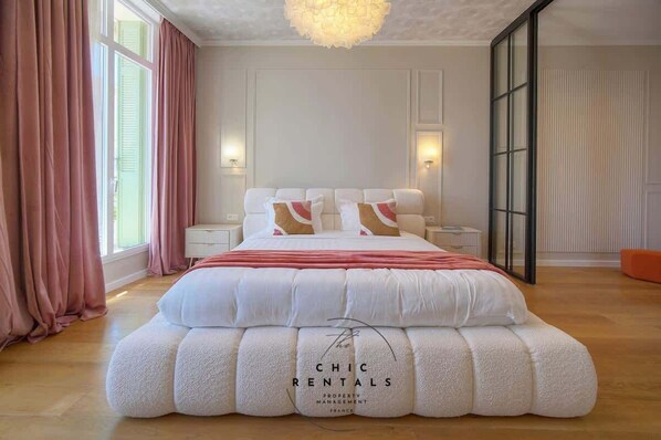 4 Schlafzimmer, Schreibtisch, Bügeleisen/Bügelbrett, kostenloses WLAN