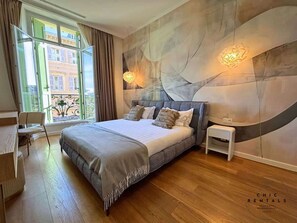 4 bedrooms, desk, iron/ironing board, travel cot