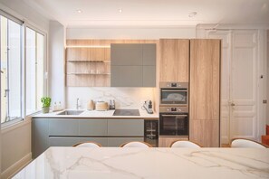 Fridge, microwave, oven, dishwasher