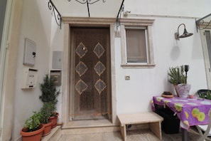 Casa, 2 quartos, para fumantes, terraço | Opções para refeição ao ar livre
