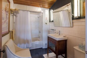 Towels, soap, toilet paper