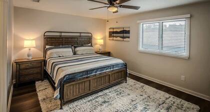 BR Walkabout B - Steps to Main Street restaurants,