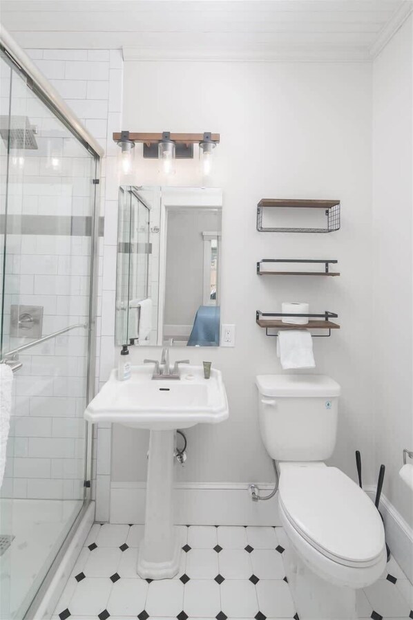 Unclassified image, 1 of 29, button