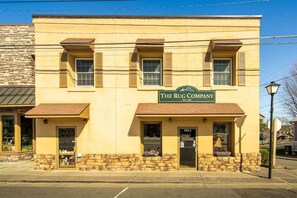 Unclassified image, 3 of 29, button