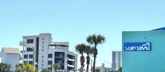 Beachview 214 remodeled efficiency studio condo with King bed