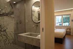 Deluxe Double or Twin Room, City View - The Romex (Rome)