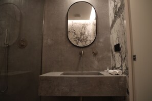 Deluxe Double or Twin Room, City View | Bathroom | Free toiletries, hair dryer, slippers, towels - The Romex (Rome)