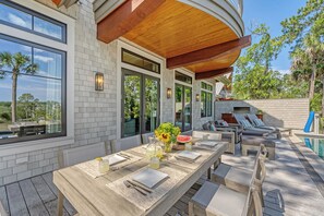 Outdoor dining