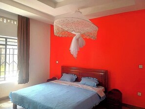 4 chambres, fer et planche à repasser, Wi-Fi gratuit, draps fournis