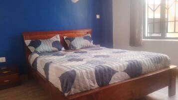 4 quartos, ferros/tábuas de passar roupa, Wi-Fi de cortesia