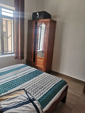 4 chambres, fer et planche à repasser, Wi-Fi gratuit, draps fournis