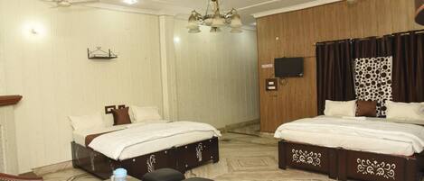 Hypo-allergenic bedding, soundproofing, free WiFi, bed sheets