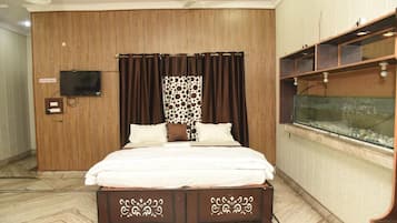 Deluxe Double Room, Air conditioning | Soundproofing, free WiFi, bed sheets
