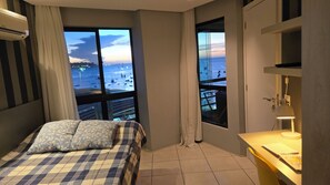 2 chambres, bureau, fer et planche à repasser, Wi-Fi gratuit
