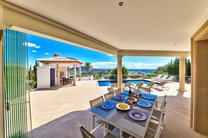 Outdoor dining - Vistamar, Vistamar - amazing views and elegant design (Moraira)