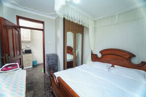 1 chambre, fer et planche à repasser, Wi-Fi, draps fournis