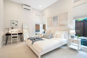 1 bedroom, desk, WiFi, bed sheets