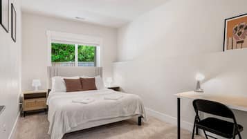 5 camere, una scrivania, ferro/asse da stiro, Wi-Fi