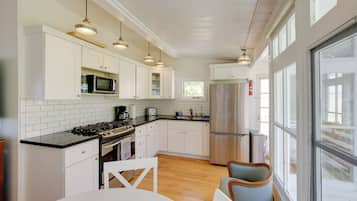 Cottage (2 Bedrooms) | Interior